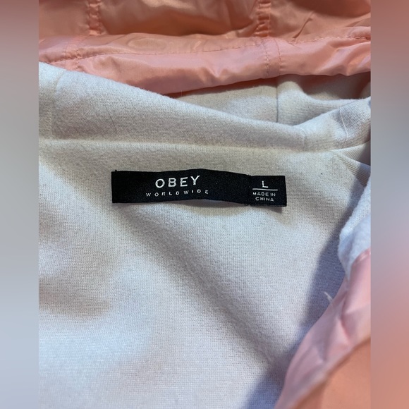 Woman’s pink Obey windbreaker - Picture 4 of 5
